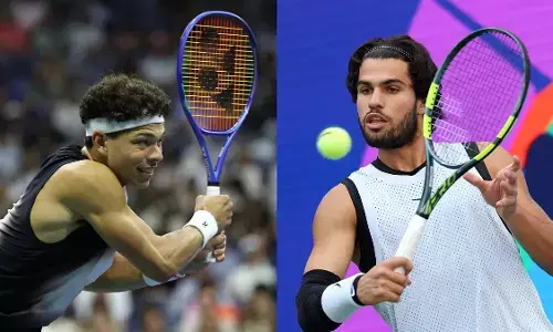 US Open: डिफेंडिंग चैंपियन अल्कारेज बाहर, शेल्टन ने पांचवें सेट के टाई-ब्रेक में जीता मैच, 4 घंटे से ज्यादा चला मुकाबला US Open: डिफेंडिंग चैंपियन अल्कारेज बाहर, शेल्टन ने पांचवें सेट के टाई-ब्रेक में जीता मैच, 4 घंटे से ज्यादा चला मुकाबला