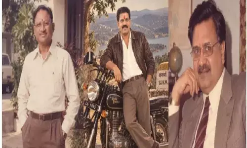 80s Retro Look: रेट्रो अंदाज में दिखें सीएम.. डिप्टी सीएम और स्पीकर, जानें क्या है 80s ट्रेंड जो सोशल मीडिया में हो रहा ट्रेंड,कपड़े, हेयरस्टाइल, बैकग्राउंड तक सब कुछ बदला