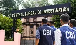 UP News : DRM ऑफिस में रिश्वतखोरी का खुलासा, APO समेत दो अधिकारी CBI के शिकंजे में