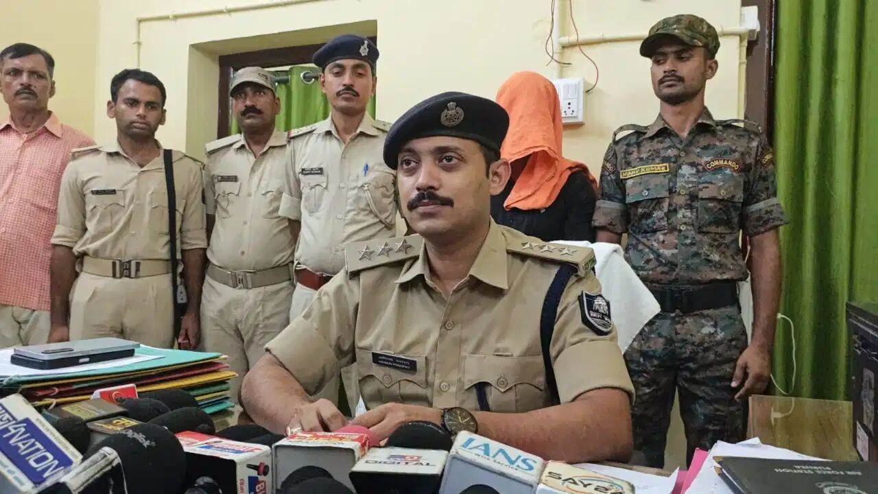 Purnia Murder Case : प्रेम प्रसंग में खौफनाक हत्याकांड, महिला का सिर काटकर ले गया आरोपी; बेटी का कंकाल बरामद