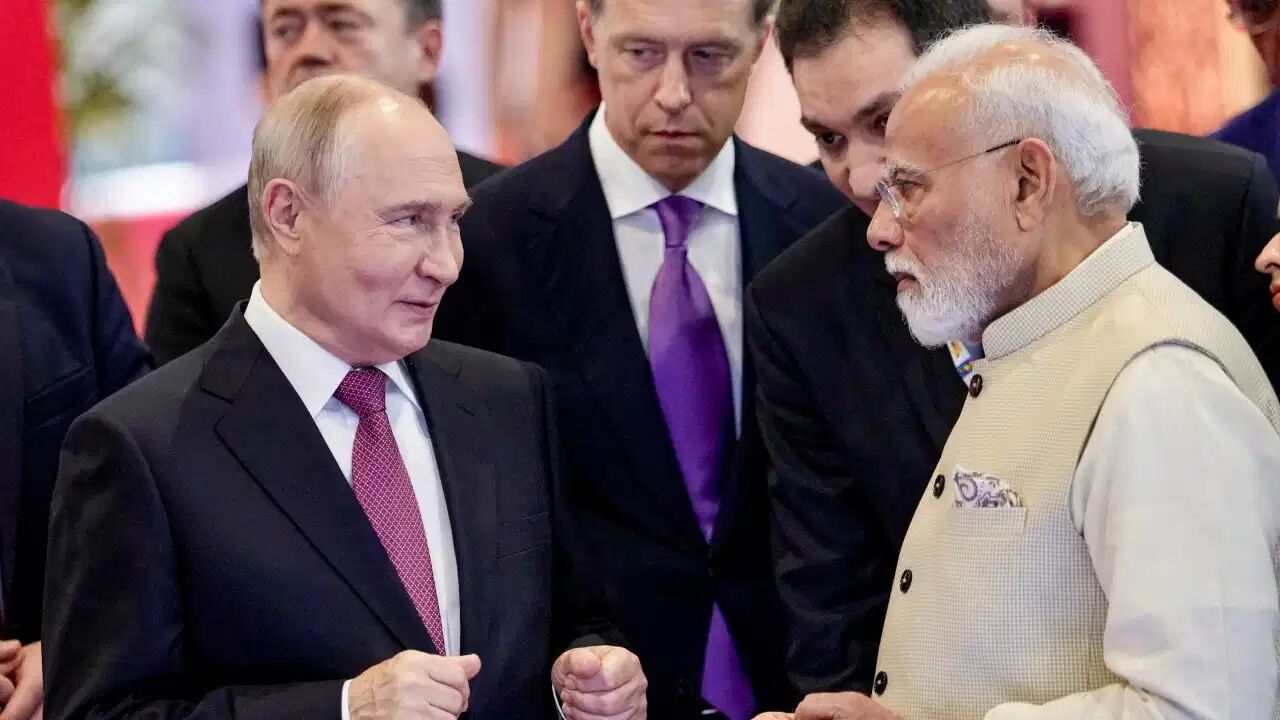 BRICS Summit 2026 : दिल्ली में युद्ध खत्म करने की हुई चर्चा, वहीं यूक्रेन को यूरोप से मिला 67 हजार करोड़ का हथियार पैकेज
