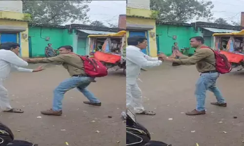 CG Crime : होटल में चाय पी रहे BJP नेता पर चाकू से जानलेवा हमला, गले पर किए ताबड़तोड़ वार