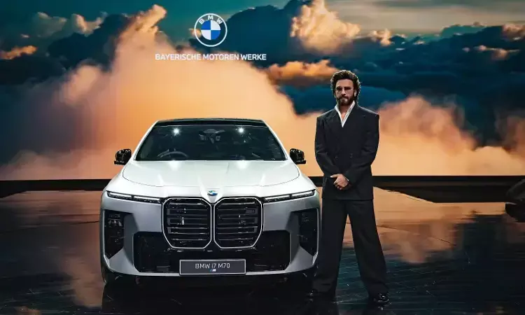 Ranveer Singh : रणवीर सिंह बने BMW इंडिया के ब्रांड एंबेसडर, जानें एक विज्ञापन से कितनी कमाई करते हैं एक्टर