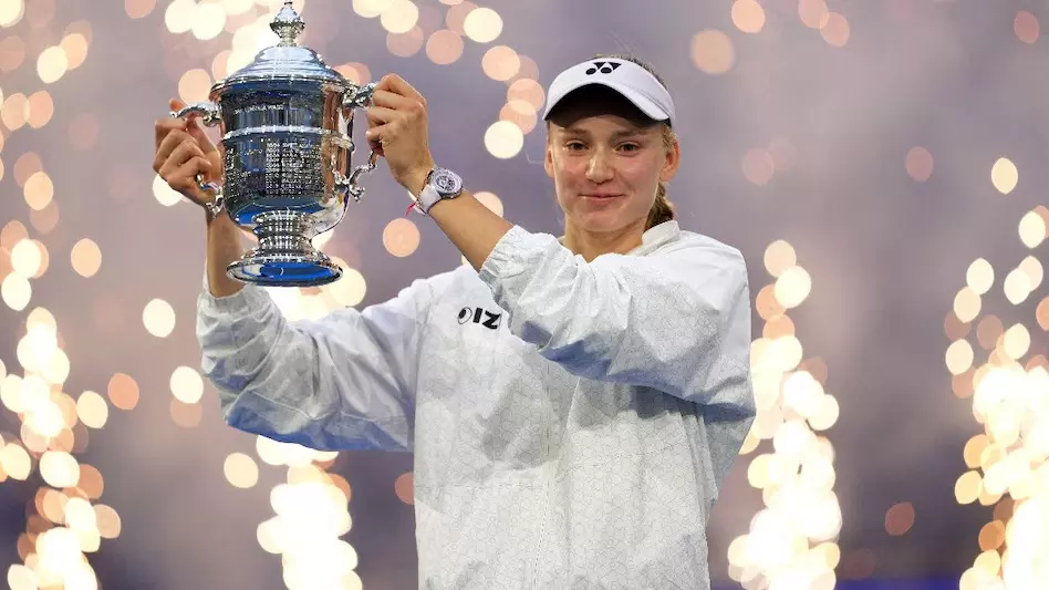 38819-us-opn1 US Open: यूएस ओपन फाइनल में सबालेंका का सपना टूटा: रैकेट पटका, कैमरापर्सन पर भी भड़कीं; रिबाकिना बनीं चैंपियन