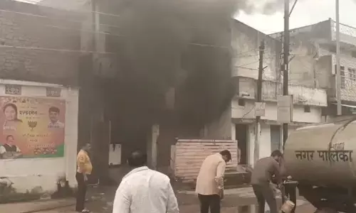 CG News : रिपेयरिंग दुकान में लगी भीषण आग, टीवी-फ्रिज समेत लाखों का सामान जलकर खाक