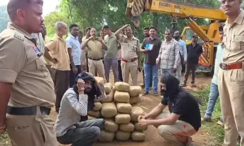 CG Crime : पुलिस की बड़ी कार्रवाई, स्कॉर्पियो से 138 किलो गांजा बरामद, दो तस्कर गिरफ्तार