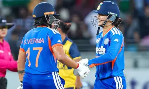 Womens Asia Cup 2026 Final: शेफाली-मंधाना की तूफानी साझेदारी, भारत ने श्रीलंका को दिया 184 रन का लक्ष्य Womens Asia Cup 2026 Final: शेफाली-मंधाना की तूफानी साझेदारी, भारत ने श्रीलंका को दिया 184 रन का लक्ष्य