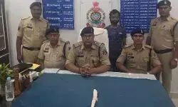 CG Crime : पत्नी को प्रेमी के साथ देख भड़का पति, चाकू से गला रेतकर की हत्या, आरोपी गिरफ्तार