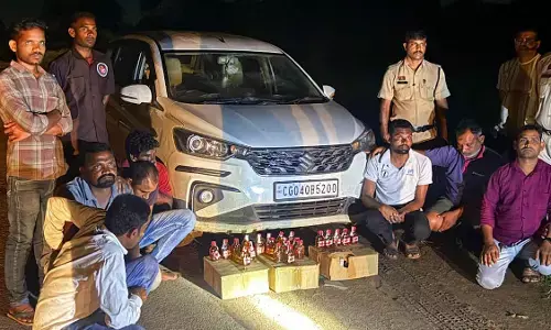 CG Crime : शराब दुकान के कर्मचारी बने कोचिए, शिक्षक-संकुल समन्वयक समेत 7 गिरफ्तार, कार और 160 पाव शराब जब्त