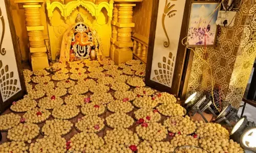 Siddhivinayak Ganesh : महाकाल दरबार में सिद्धिविनायक का भव्य श्रृंगार, गणेश चतुर्थी पर चढ़ाया गया 5 लाख मोदकों का भोग