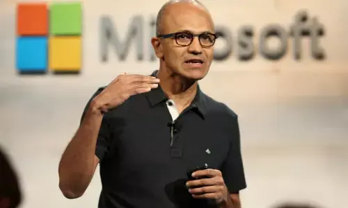 AI की रफ्तार पर बोले सत्य नडेला: कहा- सुपरइंटेलिजेंस तभी बने, जब इंसानों के कंट्रोल में रहे; इंसानियत को फायदा नहीं, तो आगे बढ़ना बेकार
