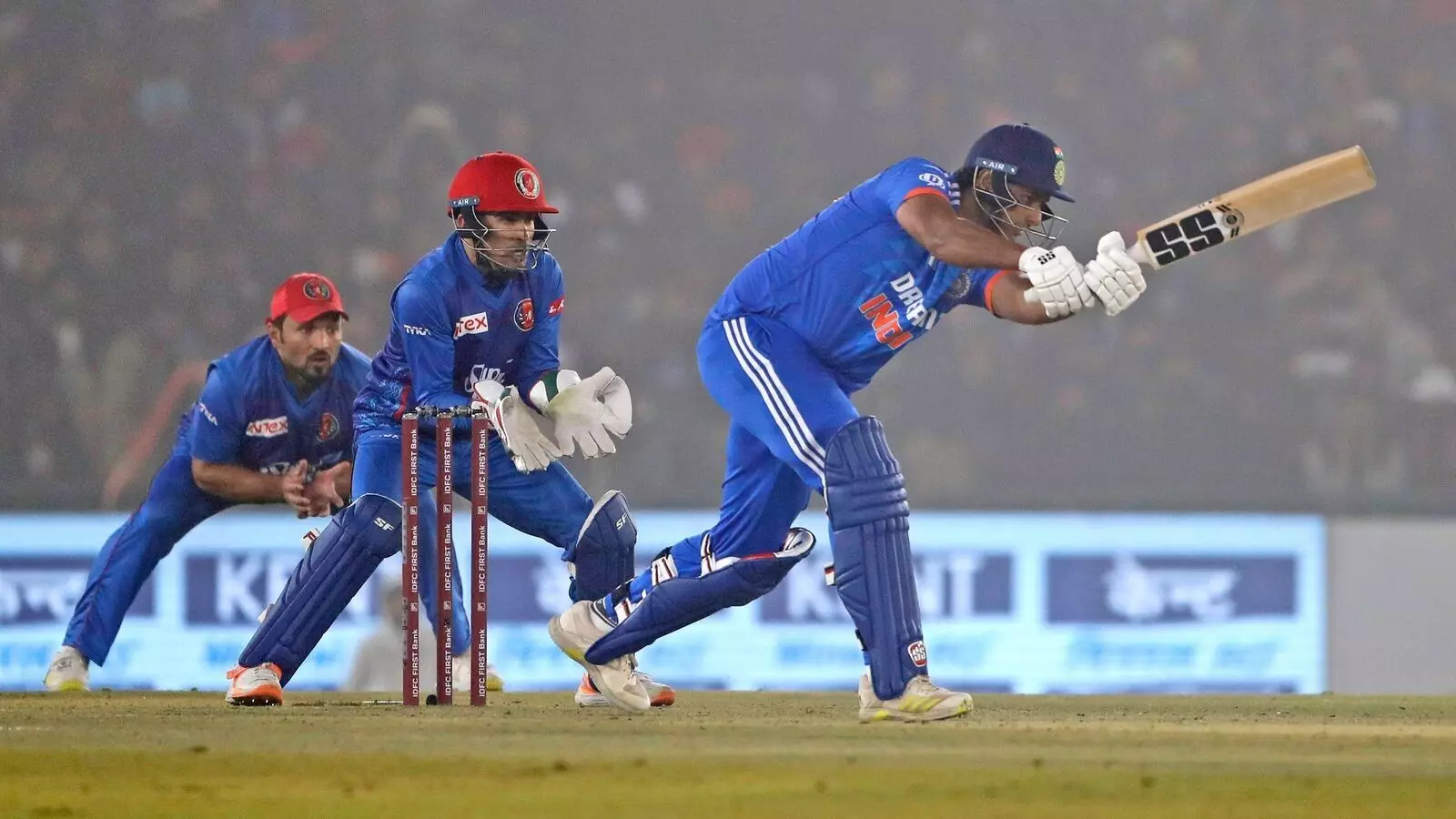 IND vs AFG 2nd T20I: अफगानिस्तान ने 20 ओवर में 8 विकेट पर बनाए 159 रन, टारगेट चेस करने उतरी भारतीय को पहला झटका IND vs AFG 2nd T20I: अफगानिस्तान ने 20 ओवर में 8 विकेट पर बनाए 159 रन, टारगेट चेस करने उतरी भारतीय को पहला झटका