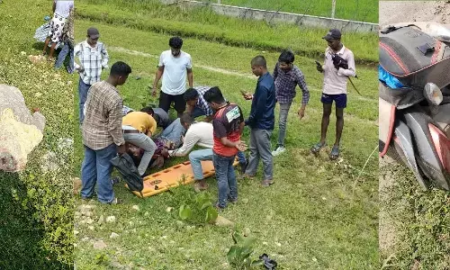 CG Accident : सड़क हादसे में पति-पत्नी की मौके पर मौत, 16 वर्षीय बेटी घायल