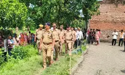 UP Crime : घर में मां की लाश, 30 मीटर दूर खेत में मिली बेटी की बॉडी, डबल मर्डर से फैली सनसनी UP Crime : घर में मां की लाश, 30 मीटर दूर खेत में मिली बेटी की बॉडी, डबल मर्डर से फैली सनसनी