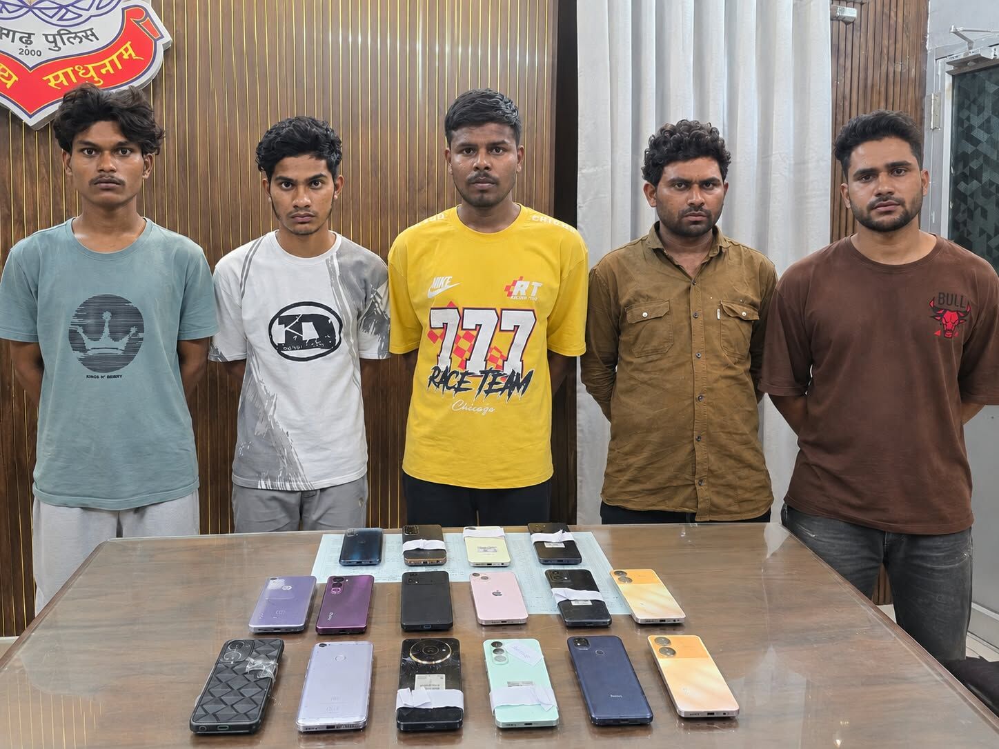 Raipur City Crime : मोबाइल लूट-चोरी के अंतर्राज्यीय सिंडिकेट का भंडाफोड़, 5 आरोपी गिरफ्तार, 100 वारदातों का खुलासा