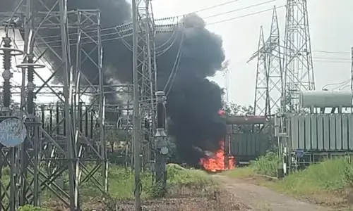 CG News : सब स्टेशन के ट्रांसफॉर्मर में लगी भीषण आग, 40 गांवों की बिजली प्रभावित
