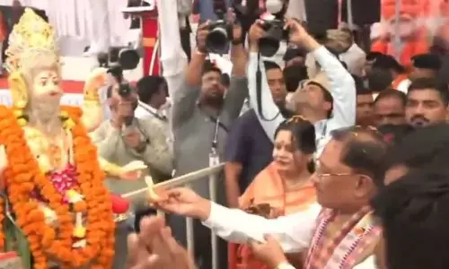 shramik mahasammelan: श्रमिक महासम्मेलन में CM साय ने की 3 बड़ी घोषणाएं, श्रमिक जन सुविधा केंद्र खुलेंगे, ई-बाइक के लिए अब 1 लाख का अनुदान, देखें लाइव और क्या कहा