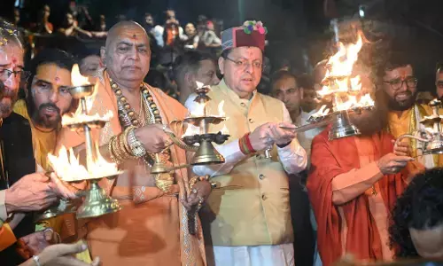 Uttarakhand : CM धामी ने प्रतिमा-हरिघाट और यमुना कृष्ण मंदिर का किया लोकार्पण-शिलान्यास, 2100 दीपों से जगमगाया यमुना तट