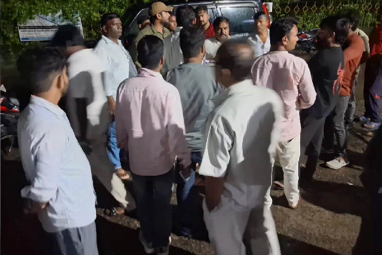 Jharkhand Crime : बारिश के बीच घर में घुसे हमलावर, रिटायर्ड DVC कर्मी दंपती की गोली मारकर हत्या, बेटा घायल
