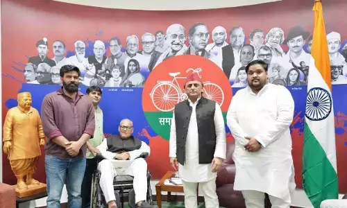 BJP को बड़ा झटका, 4 बार विधायक रहे दलवीर सिंह ने छोड़ी पार्टी, अखिलेश यादव की मौजूदगी में पोते अजय-विजय के साथ थामा सपा का दामन
