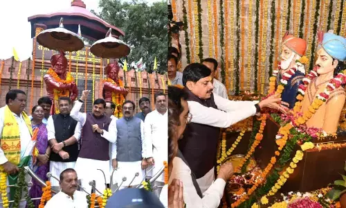 MP : बलिदान दिवस कार्यक्रम में शामिल हुए CM डॉ. मोहन यादव, राजा शंकर शाह और कुंवर रघुनाथ शाह की प्रतिमा पर किया माल्यार्पण MP : बलिदान दिवस कार्यक्रम में शामिल हुए CM डॉ. मोहन यादव, राजा शंकर शाह और कुंवर रघुनाथ शाह की प्रतिमा पर किया माल्यार्पण