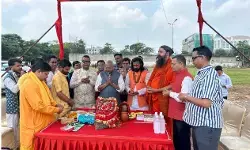 Asian News Raas Garba 2026: में सजेगा भक्ति और संस्कृति का महामंच: वैदिक मंत्रोच्चार के साथ हुआ एशियन न्यूज के ‘रास गरबा 2026’ का भूमिपूजन, वीआईपी रोड स्थित रामबाग में मचेगी धूम!