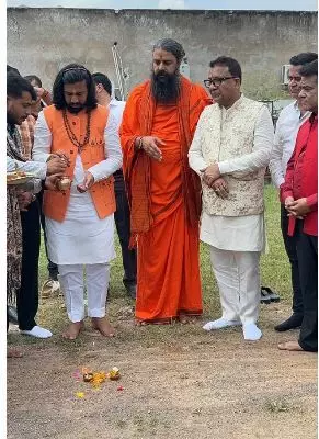 39458-r-5 Asian News Raas Garba 2026: में सजेगा भक्ति और संस्कृति का महामंच: वैदिक मंत्रोच्चार के साथ हुआ एशियन न्यूज के ‘रास गरबा 2026’ का भूमिपूजन, वीआईपी रोड स्थित रामबाग में मचेगी धूम!