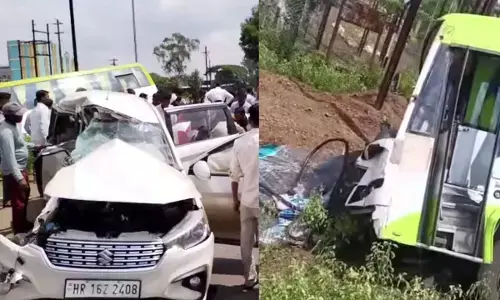 MP Accident : सागर-दमोह मार्ग पर भीषण हादसा, बस और कार की टक्कर में 3 लोगों की मौत, 2 घायल