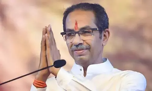 UPI पर MDR को लेकर शिवसेना UBT का केंद्र पर हमला: ‘सामना’ ने 0.4% शुल्क को बताया ‘शब्दों का खेल’ UPI पर MDR को लेकर शिवसेना UBT का केंद्र पर हमला: ‘सामना’ ने 0.4% शुल्क को बताया ‘शब्दों का खेल’
