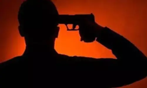 Jharkhand News : पुलिस पिकेट में गूंजी गोली की आवाज, सैप सूबेदार ने सर्विस राइफल से खुद को मारी गोली Jharkhand News : पुलिस पिकेट में गूंजी गोली की आवाज, सैप सूबेदार ने सर्विस राइफल से खुद को मारी गोली