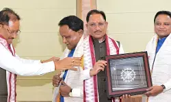 CG News : ओडिशा के CM मोहन चरण माझी से मिले विष्णुदेव साय, आपसी सहयोग और विकास पर हुई चर्चा