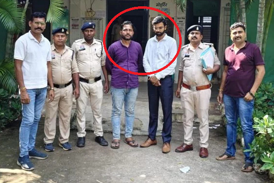 Electric Vehicle Fraud : डीलरशिप और 100% कैशबैक का लालच, 31.80 लाख की ठगी के आरोप में दो गिरफ्तार
