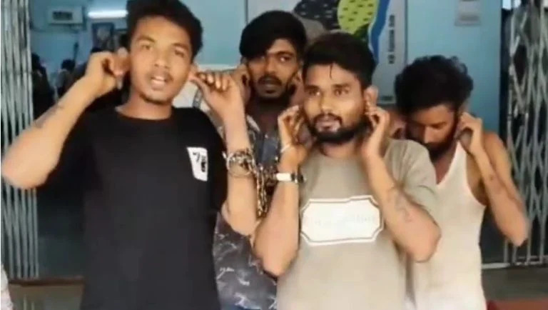 CG Crime : युवक को घर से जबरन ले जाकर मारपीट, 4 आरोपी गिरफ्तार, पुलिस ने निकाला जुलूस