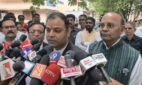 Ajay Chandrakar Dhamtari viral video case: धमतरी वीडियो विवाद पर गरमाई सियासत, बीजेपी नेताओं के साथ कोर्ट पहुंचे कोर्ट, जानिए क्या है पूरा मामला