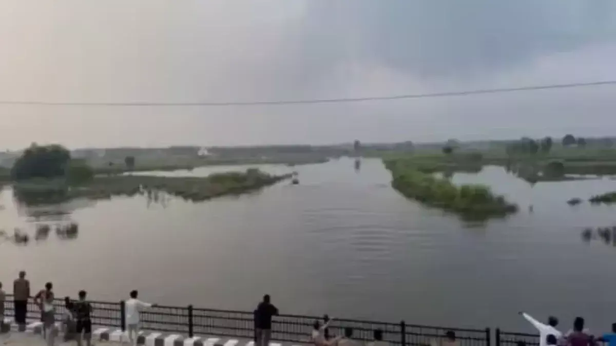 39979-a-7-11 UP News : गणेश विसर्जन के दौरान बड़ा हादसा, सई नदी में डूबे तीन युवक, मौत