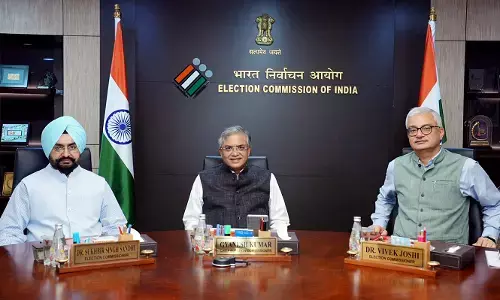 ECI में अंदरूनी खींचतान? 10 महीने में 14 बार दो चुनाव आयुक्तों ने जताई आपत्ति, चुनाव आयोग ने दी सफाई ECI में अंदरूनी खींचतान? 10 महीने में 14 बार दो चुनाव आयुक्तों ने जताई आपत्ति, चुनाव आयोग ने दी सफाई