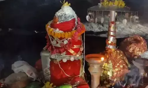 Maa Lingeshwari, Pharasgaon: मां लिंगेश्वरी के खुले कपाट, यहां शिवलिंग स्वरूप में विराजमान माता रानी, जानें क्या है मान्यता