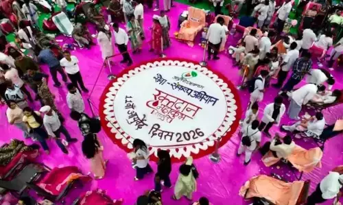 Raipur Seva Mahakumbh: रायपुर में बना सेवा का बड़ा मंच, गोल्डन बुक में दर्ज हुआ रिकॉर्ड, विधायक अनुज शर्मा और कलेक्टर गौरव सिंह ने देहदान का लिया संकल्प