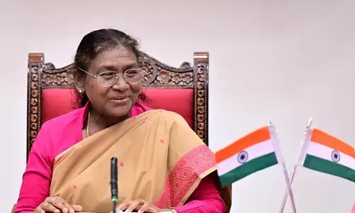 राष्ट्रपति मुर्मू ने छात्रों से कहा- देश और समाज के हित को सबसे ऊपर रखें, शिक्षा तभी सार्थक जब लोगों के काम आए, ‘धन ही सब कुछ नहीं’