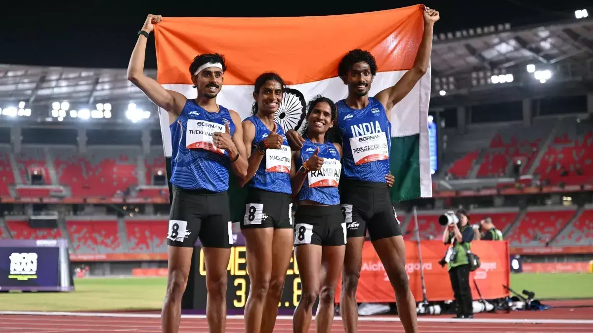 Asian Games 2026 Mixed Relay: भारतीय मिक्स्ड 4x400m रिले टीम ने जीता सिल्वर मेडल, ट्रक ड्राइवर की बेटी विथ्या रामराज ने रचा इतिहास