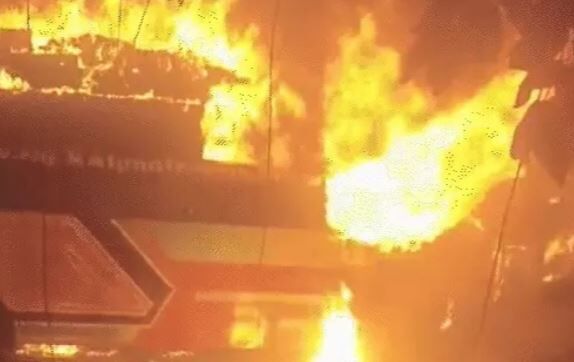 Noida Yamuna Expressway Bus Fire: AC बस में आग लगी, 9 जिंदा जले, कूदकर बचाई जान