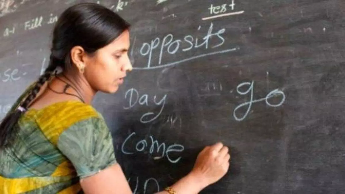 40103-25082025-upassistanceprofessor CG Teacher Recruitment 2026 : छत्तीसगढ़ में 6,812 शिक्षकीय पदों पर भर्ती, अक्टूबर-नवंबर में होंगी परीक्षाएं, देखें पूरा शेड्यूल