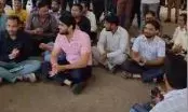 Mahanadi Bhawan staff protest: महानदी भवन के स्टाफ का धरना, बस अग्निकांड के बाद कर्मचारियों में गुस्सा