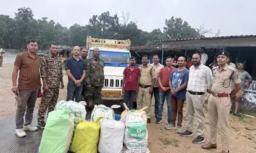 CG Crime : पिकअप के गुप्त चेंबर में छिपाकर ले जा रहे थे 50 लाख का गांजा,  तस्कर गिरफ्तार
