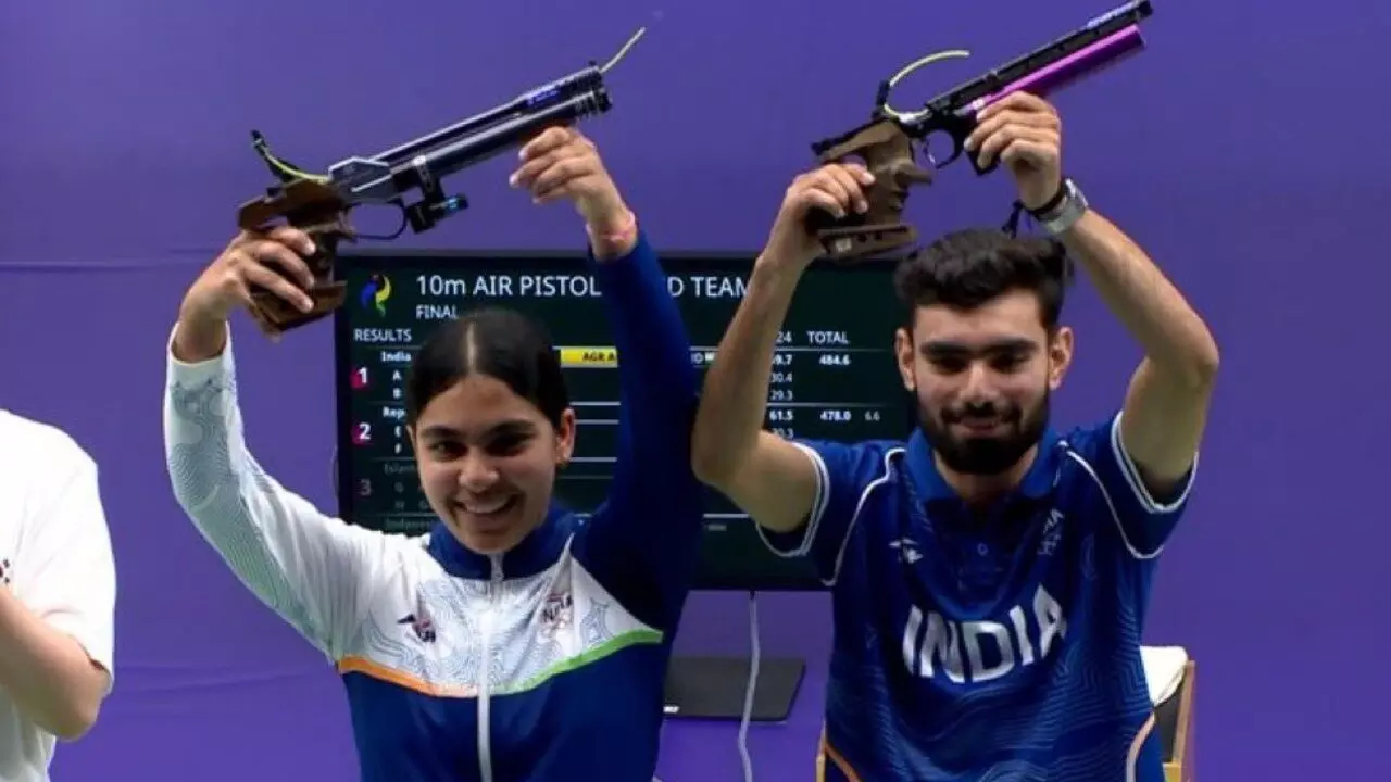 40162-asian-games-gold-1 ट्रैक पर दौड़ना था सपना, चोट के बाद थामी पिस्टल, एशियाड में साधा गोल्ड पर निशाना, कमलजीत और सुरुचि का कमाल