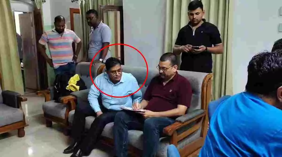 40179-nagar-palika-cmo-bribe MP News : 2 लाख की रिश्वत लेते CMO गिरफ्तार, बिल पास कराने के लिए मांगी थी 4 लाख की घूस