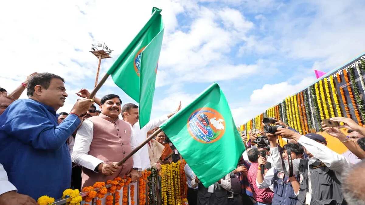 MP News : 21 साल बाद फिर दौड़ी सरकारी बसें, 7 शहरों में 351 बसों से परिवहन सेवा की शुरुआत, गडकरी-सीएम मोहन ने दिखाई हरी झंडी