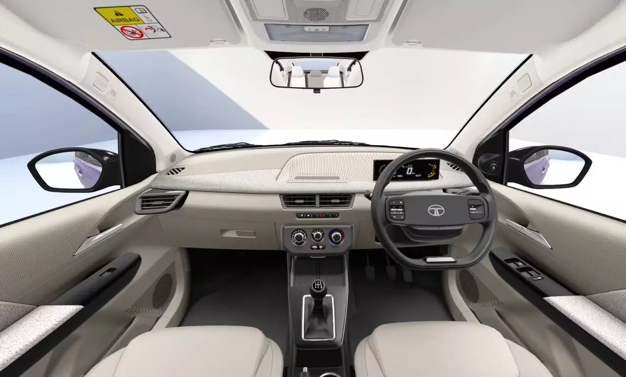 40245-tata1 Tata Aeris Launch In India: टाटा एरिस भारत में लॉन्च, पेट्रोल-CNG के साथ AMT का भी ऑप्शन, 6 एयरबैग से लेकर 360° कैमरा तक कई जबरदस्त फीचर्स, जानिए इसकी कीमत
