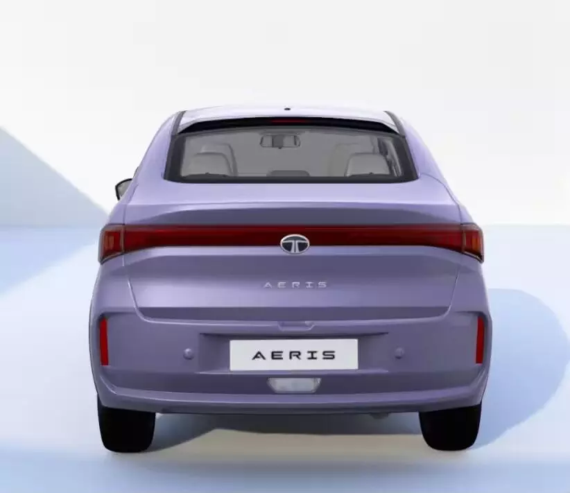 40246-tata2 Tata Aeris Launch In India: टाटा एरिस भारत में लॉन्च, पेट्रोल-CNG के साथ AMT का भी ऑप्शन, 6 एयरबैग से लेकर 360° कैमरा तक कई जबरदस्त फीचर्स, जानिए इसकी कीमत