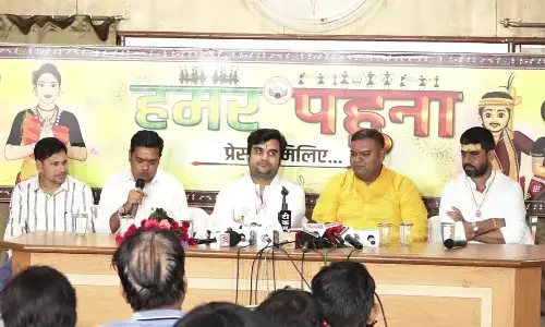 Raipur City News : रायपुर प्रेस क्लब पहुंचे आचार्य इन्द्रेश उपाध्याय, SIR से लेकर VIP दर्शन और Gen Z आंदोलन पर रखी बात